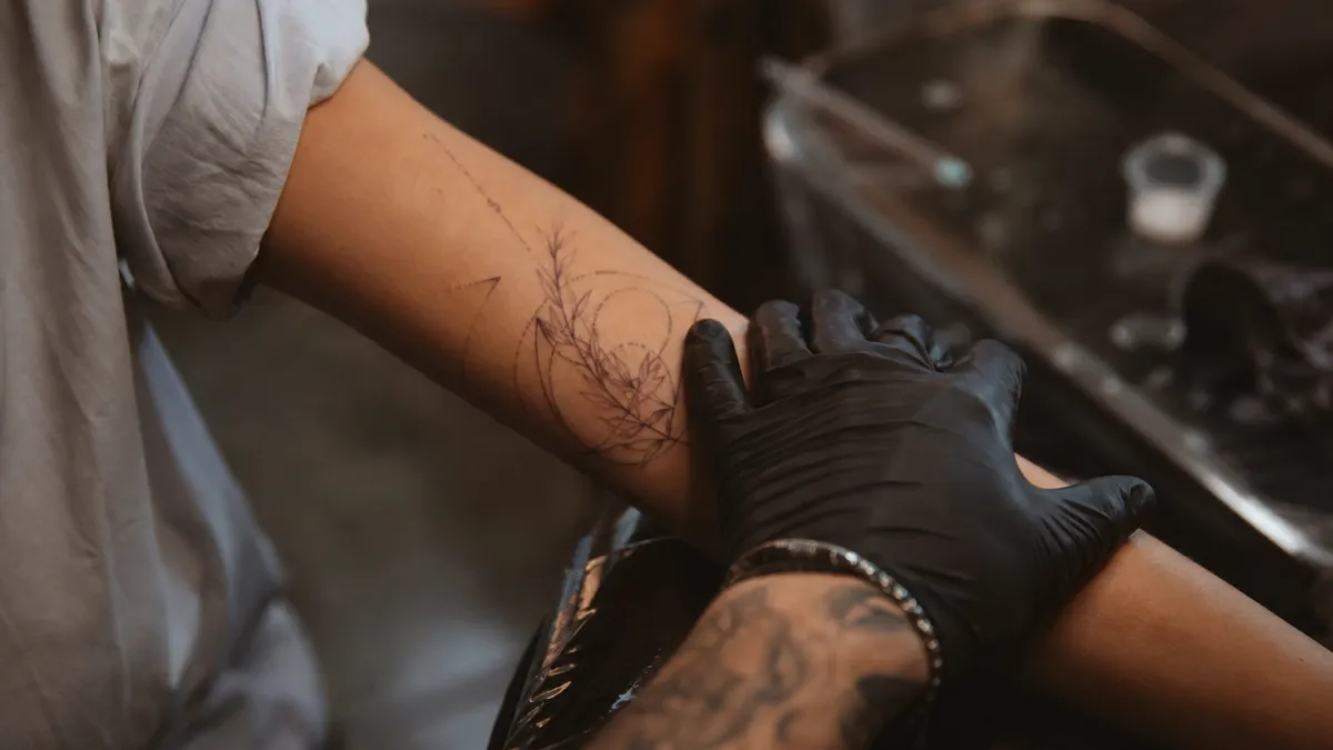 Estimer le prix d'un tatouage : tarifs 2026 et conseils